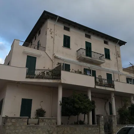 Zona Residenziale, Incantevole Vista Mare Via Antonio Gramsci, 18, 07041 Ss Apartmán
